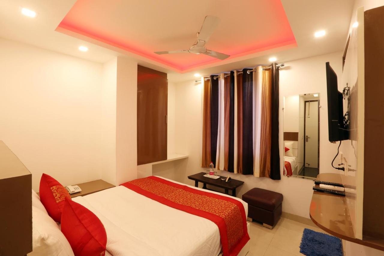 Hotel Ark Suites At Delhi Airport Нью-Дели Экстерьер фото
