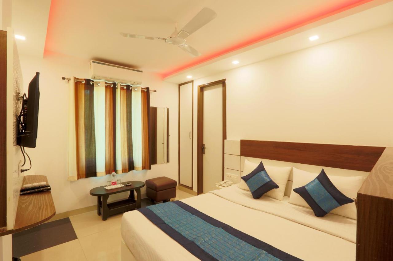 Hotel Ark Suites At Delhi Airport Нью-Дели Экстерьер фото