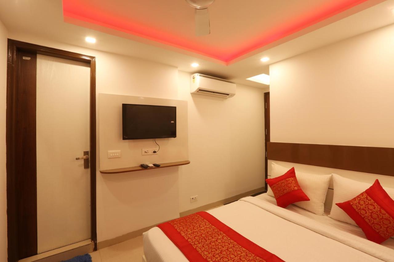 Hotel Ark Suites At Delhi Airport Нью-Дели Экстерьер фото